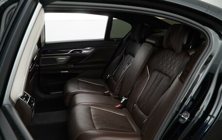 BMW 7 серия, 2016 год, 4 050 000 рублей, 9 фотография