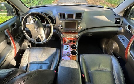 Toyota Highlander III, 2012 год, 1 600 000 рублей, 9 фотография