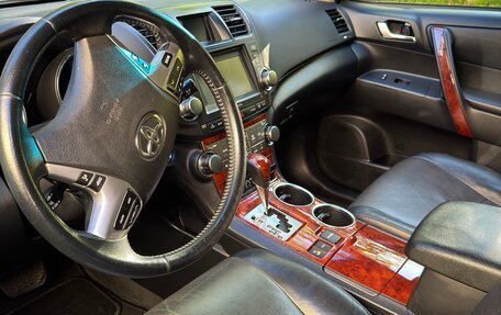 Toyota Highlander III, 2012 год, 1 600 000 рублей, 16 фотография