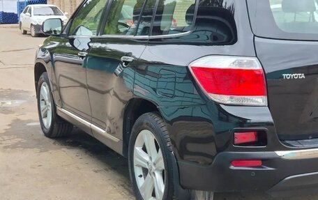 Toyota Highlander III, 2012 год, 1 600 000 рублей, 25 фотография