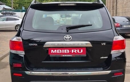 Toyota Highlander III, 2012 год, 1 600 000 рублей, 28 фотография