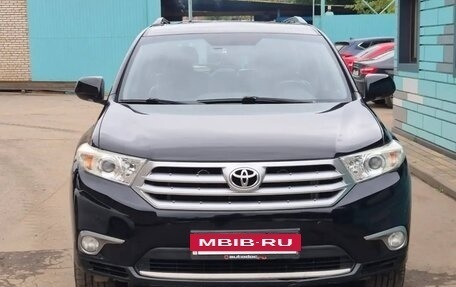 Toyota Highlander III, 2012 год, 1 600 000 рублей, 32 фотография