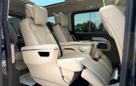 Mercedes-Benz V-Класс, 2023 год, 13 750 000 рублей, 5 фотография
