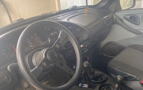 Chevrolet Niva I рестайлинг, 2004 год, 265 000 рублей, 5 фотография
