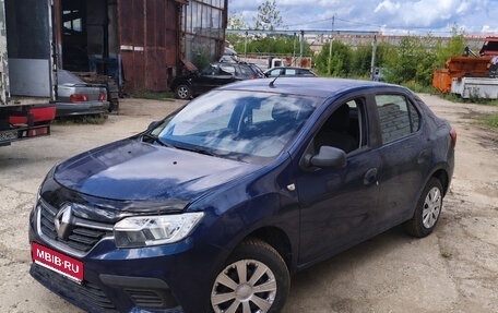 Renault Logan II, 2018 год, 820 000 рублей, 1 фотография