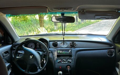 Mitsubishi Outlander III рестайлинг 3, 2006 год, 800 000 рублей, 8 фотография