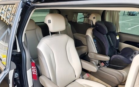 KIA Carnival, 2022 год, 5 500 000 рублей, 12 фотография