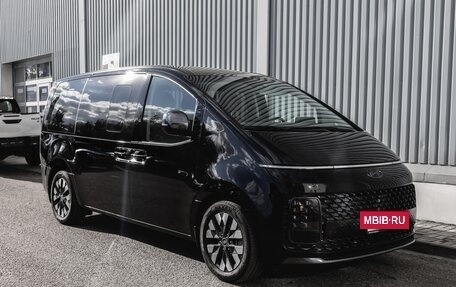 Hyundai Staria, 2022 год, 7 000 000 рублей, 3 фотография