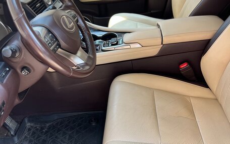 Lexus RX IV рестайлинг, 2019 год, 3 690 000 рублей, 9 фотография