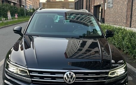 Volkswagen Tiguan II, 2017 год, 2 300 000 рублей, 2 фотография