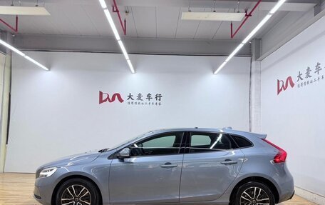 Volvo V40 II рестайлинг, 2019 год, 1 040 000 рублей, 5 фотография