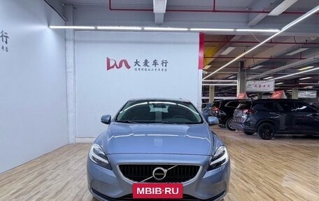 Volvo V40 II рестайлинг, 2019 год, 1 040 000 рублей, 2 фотография