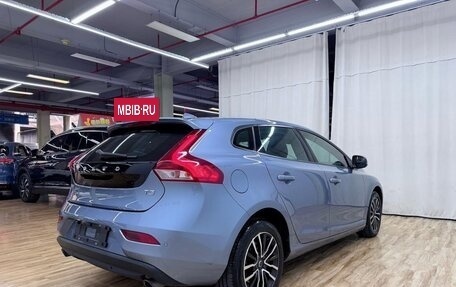Volvo V40 II рестайлинг, 2019 год, 1 040 000 рублей, 6 фотография