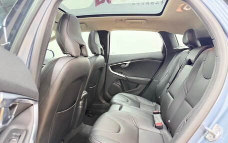 Volvo V40 II рестайлинг, 2019 год, 1 040 000 рублей, 19 фотография