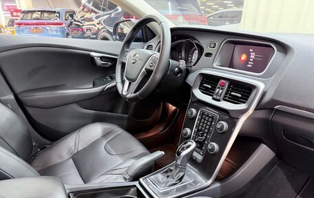 Volvo V40 II рестайлинг, 2019 год, 1 040 000 рублей, 16 фотография