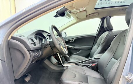 Volvo V40 II рестайлинг, 2019 год, 1 040 000 рублей, 10 фотография