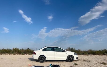 Volkswagen Polo VI (EU Market), 2017 год, 1 330 000 рублей, 2 фотография