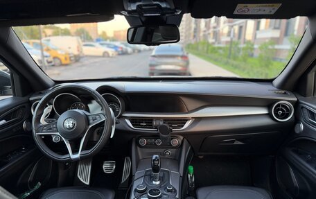Alfa Romeo Stelvio, 2019 год, 3 750 000 рублей, 7 фотография