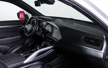 Geely Tugella FY11, 2023 год, 3 049 000 рублей, 10 фотография
