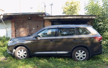 Mitsubishi Outlander III рестайлинг 3, 2015 год, 1 400 000 рублей, 7 фотография