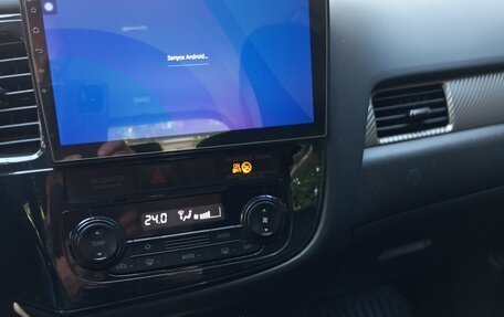 Mitsubishi Outlander III рестайлинг 3, 2015 год, 1 400 000 рублей, 14 фотография