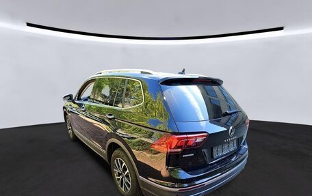 Volkswagen Tiguan II, 2022 год, 2 775 000 рублей, 4 фотография