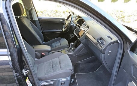 Volkswagen Tiguan II, 2022 год, 2 775 000 рублей, 10 фотография