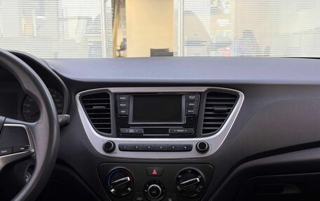 Hyundai Solaris II рестайлинг, 2018 год, 1 055 000 рублей, 18 фотография