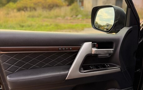 Toyota Land Cruiser 200, 2017 год, 7 050 000 рублей, 12 фотография