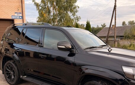 Toyota Land Cruiser 200, 2017 год, 7 050 000 рублей, 3 фотография