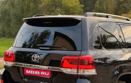 Toyota Land Cruiser 200, 2017 год, 7 050 000 рублей, 7 фотография