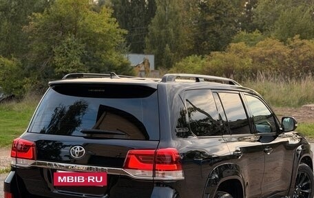 Toyota Land Cruiser 200, 2017 год, 7 050 000 рублей, 6 фотография