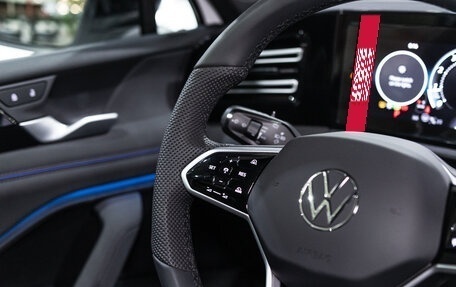Volkswagen Tiguan, 2025 год, 4 890 000 рублей, 17 фотография
