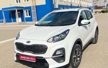 KIA Sportage IV рестайлинг, 2020 год, 2 490 000 рублей, 1 фотография