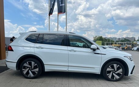Volkswagen Tiguan II, 2023 год, 3 750 000 рублей, 4 фотография