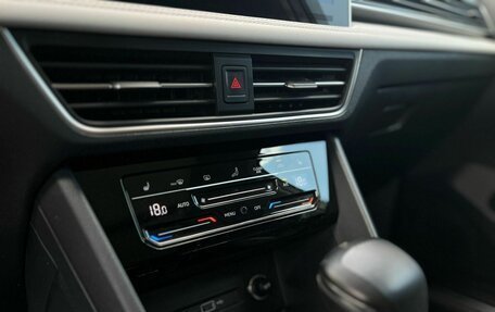 Volkswagen Tiguan II, 2023 год, 3 750 000 рублей, 13 фотография