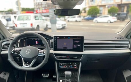 Volkswagen Tiguan II, 2023 год, 3 750 000 рублей, 21 фотография