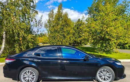 Toyota Camry, 2019 год, 3 000 000 рублей, 6 фотография