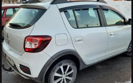 Renault Sandero II рестайлинг, 2018 год, 1 020 000 рублей, 2 фотография