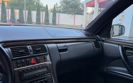 Mercedes-Benz E-Класс, 1999 год, 700 000 рублей, 13 фотография
