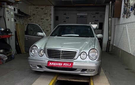 Mercedes-Benz E-Класс, 1999 год, 700 000 рублей, 1 фотография