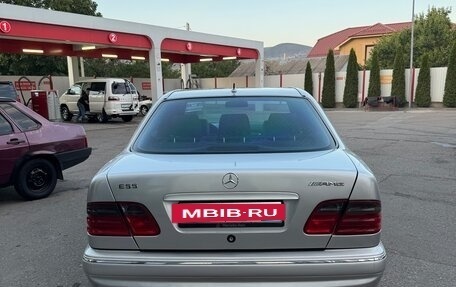 Mercedes-Benz E-Класс, 1999 год, 700 000 рублей, 3 фотография