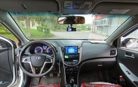 Hyundai Solaris II рестайлинг, 2013 год, 500 000 рублей, 8 фотография