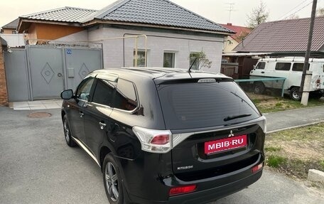 Mitsubishi Outlander III рестайлинг 3, 2013 год, 1 350 000 рублей, 1 фотография
