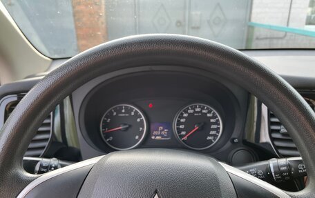 Mitsubishi Outlander III рестайлинг 3, 2013 год, 1 350 000 рублей, 8 фотография