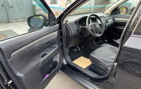 Mitsubishi Outlander III рестайлинг 3, 2013 год, 1 350 000 рублей, 9 фотография