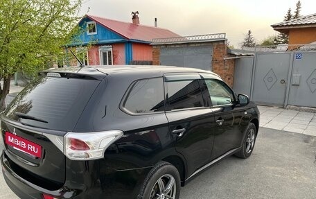 Mitsubishi Outlander III рестайлинг 3, 2013 год, 1 350 000 рублей, 13 фотография