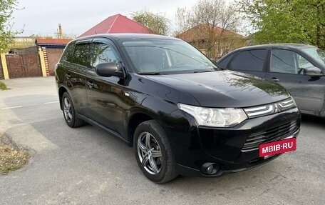 Mitsubishi Outlander III рестайлинг 3, 2013 год, 1 350 000 рублей, 14 фотография
