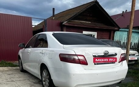 Toyota Camry, 2011 год, 1 170 000 рублей, 2 фотография