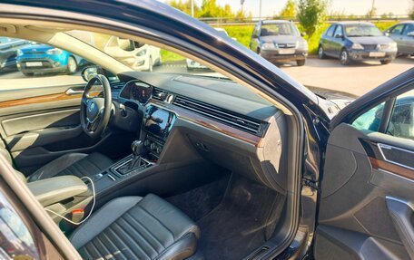Volkswagen Passat B8 рестайлинг, 2018 год, 2 990 000 рублей, 11 фотография